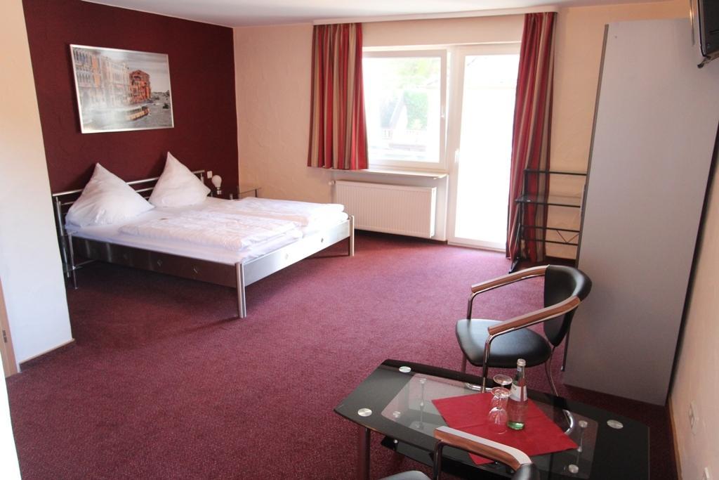 Hotel Landgasthof Zur Alten Scheune Zweibrücken Pokoj fotografie